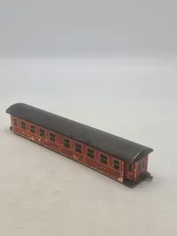 DSB togkupé af træ, penalhus