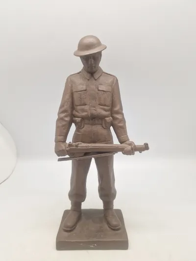 Original  Svend Lindhardt (1898-1989)  Figur allieret soldat med mangler
