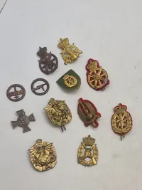 Lot diverse regimentsmærker