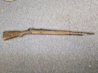 Original K98 skæfte med med gips "metal" dele brugt i filmen 9 April