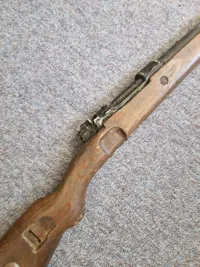Original K98 skæfte med med gips "metal" dele brugt i filmen 9 April