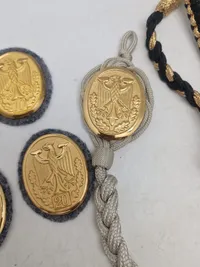 Samling Bundeswehr skydesnore og skjold