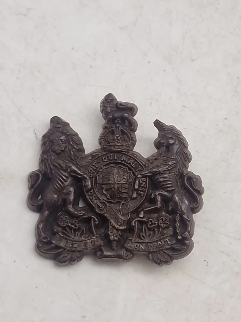 Originalt  senkrigs bakelit mærke fra British Army General Service Corps (GSC).