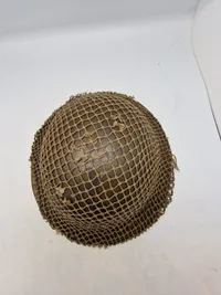 Original Belgisk hjelm med Engelsk WW2 net