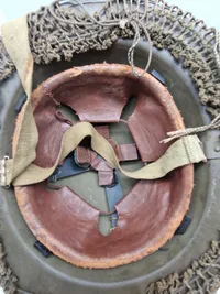 Original Belgisk hjelm med Engelsk WW2 net