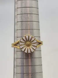 Marguerit ring i forgyldt 925 sterling sølv og emalje, stemplet BH af Bernhard Hertz.