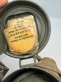 Original Komplet Tysk gasmaske, masken med grøn maling