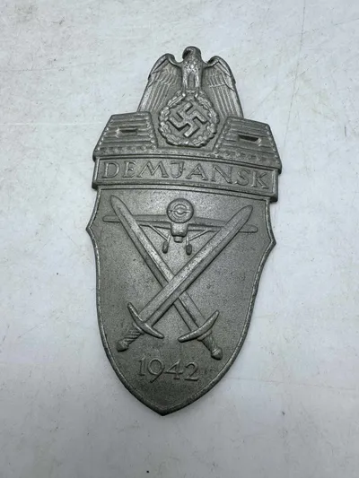Tysk WW2 Demjansk skjold originalt