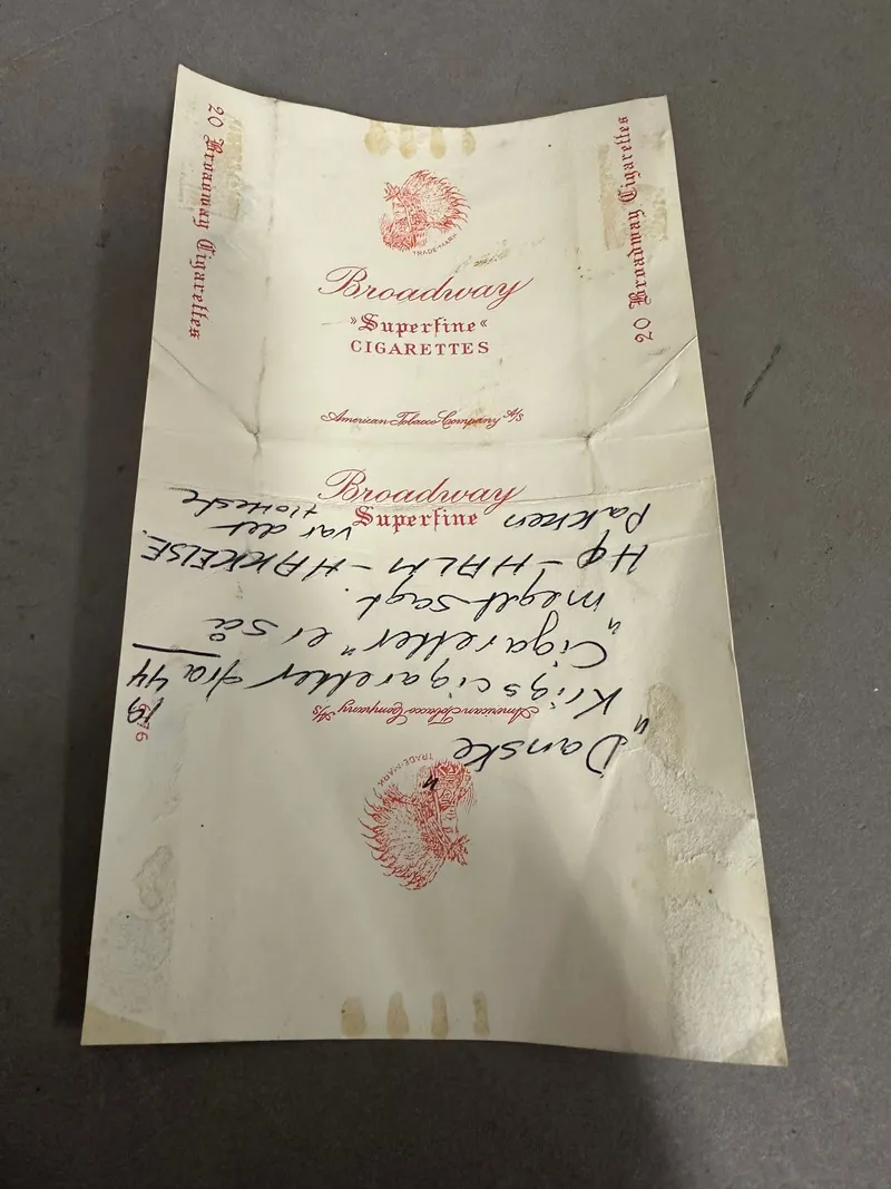 Original Dansk  cigaret pakke fra 1944, se historie
