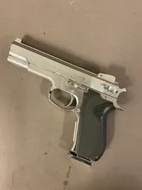 Hardbal pistol, kræver service