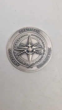medalje eller mønt med inskriptionen "CHAIRMAN MILITARY COMMITTEE".Givet til Admiral