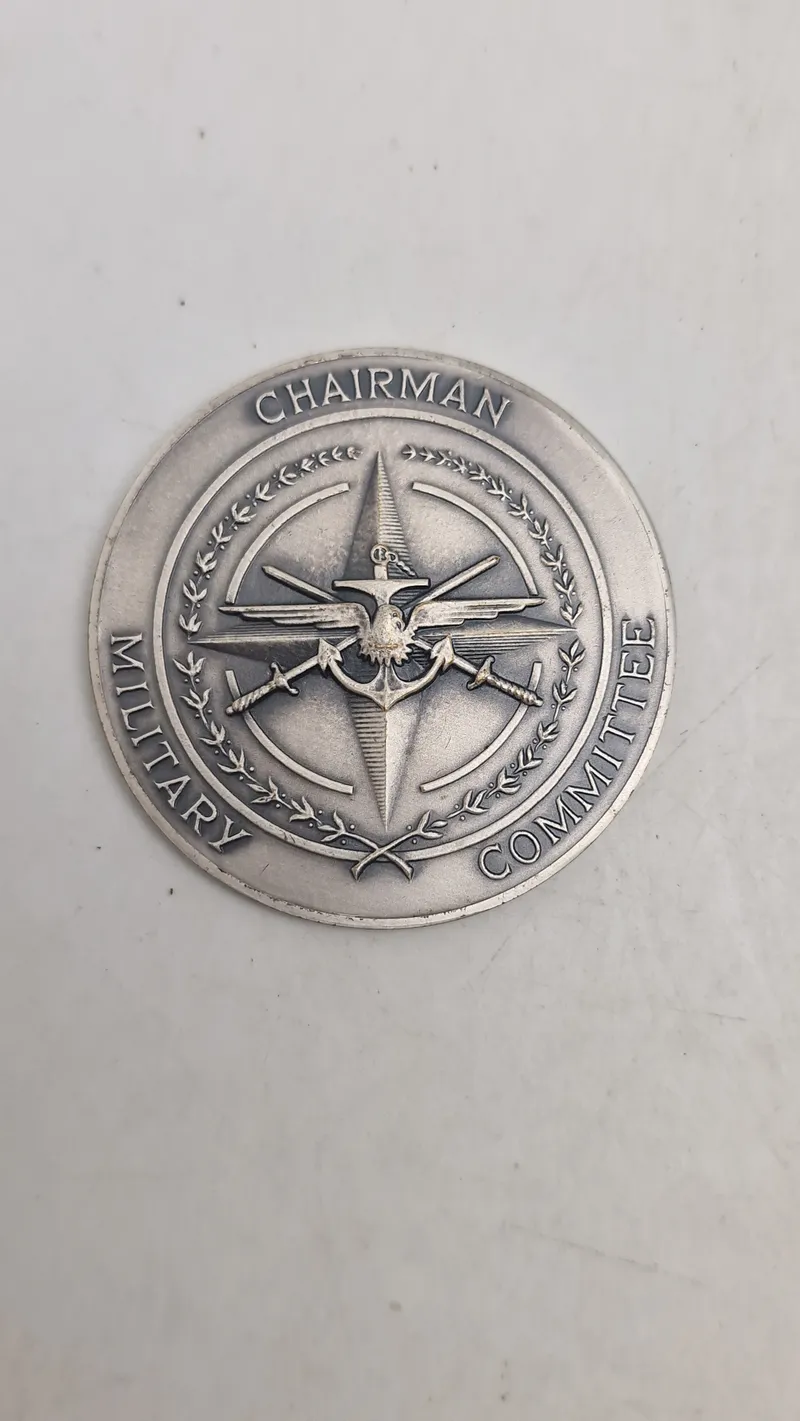 medalje eller mønt med inskriptionen "CHAIRMAN MILITARY COMMITTEE".Givet til Admiral