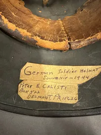 Original WW1 German  WW2 TRANSITIONAL Helmet , taget på D-Dag som souvenir af  Sg Peter E Calisti 1924-2004