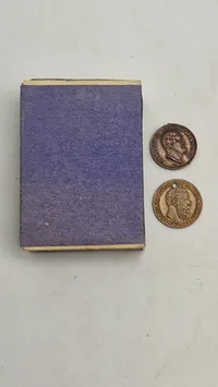 Frederick III death memorial medal og krigsdeltager medalje fra 1.slesvigske krig (miniaturer)
