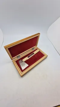ceremoniel økse,Til søsætning af skib  fra Stocznia Szczecińska S.A. (Szczecin Skibsværft S.A.).