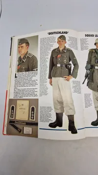 German Soldiers of World War Two" af Jean de Lagarde, udgivet af Histoire & Collections.