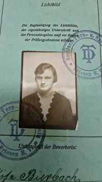 Original Deutsches Turn- und Sportabzeichen
für Frauen
Auszeichnung des Deutschen Reichsausschusses für Leibesübungen