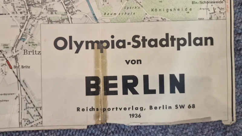 Original 
Olympia-Stadtplan von BERLIN
Reichs portverlag, Berlin SW 68
1936
