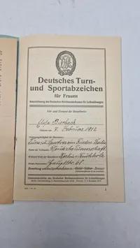 Original Deutsches Turn- und Sportabzeichen
für Frauen
Auszeichnung des Deutschen Reichsausschusses für Leibesübungen