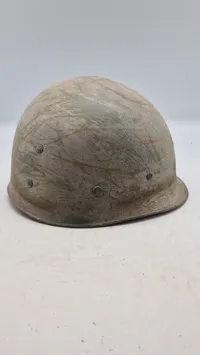 Original amerikansk hjelm - ww2 (anvendt af det danske forsvar efter krigen)