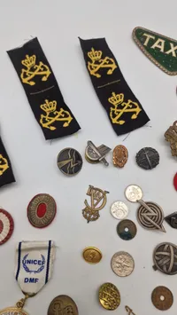 Samling pins og mærker