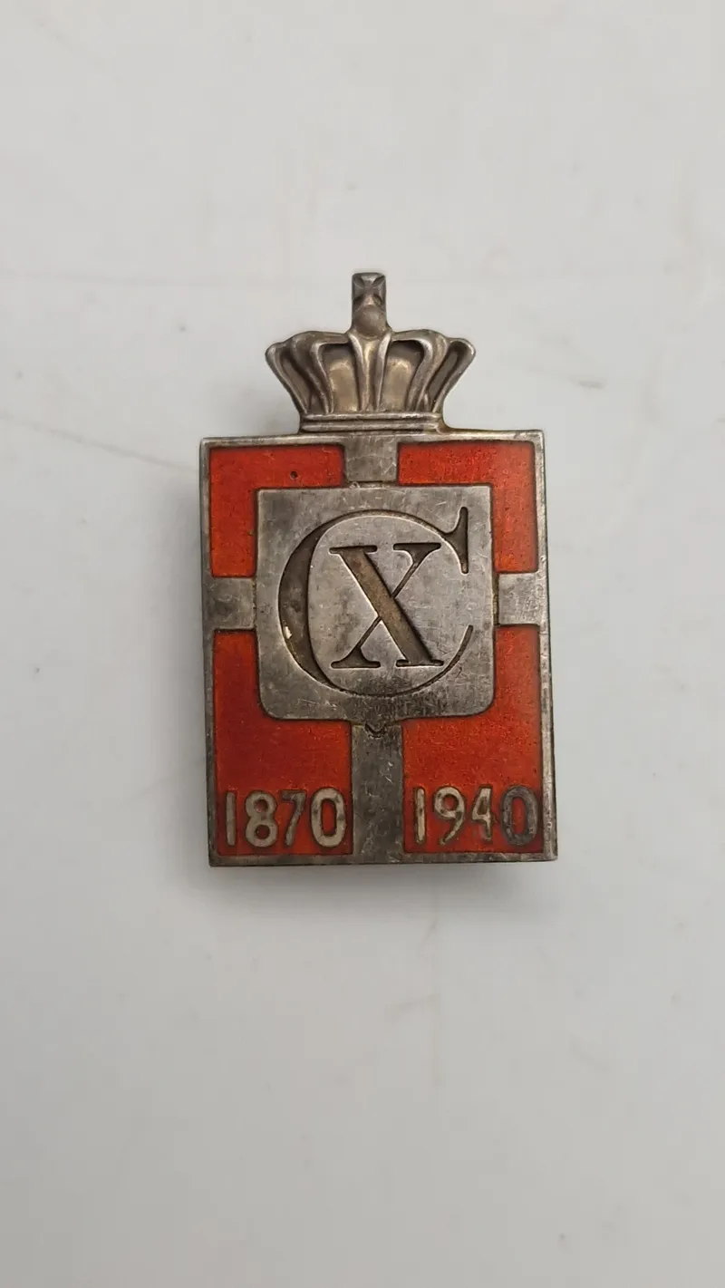 Originalt Georg Jensen kongemærke - sterlingsølv og emalje