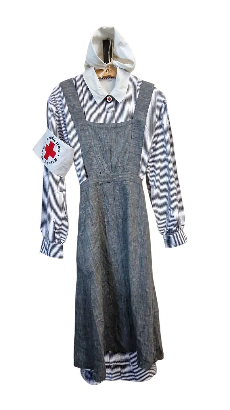 Sjælden original og komplet tysk DRK uniform fra ww2 (Helferin)
