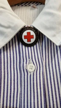 Sjælden original og komplet tysk DRK uniform fra ww2 (Helferin)