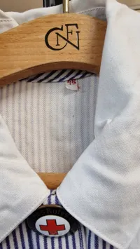 Sjælden original og komplet tysk DRK uniform fra ww2 (Helferin)