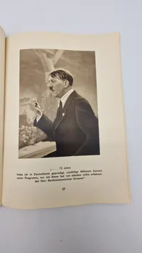 HITLER
wie ihn keiner kennt
100 Bild-Dokumente aus dem Leben des Führers
