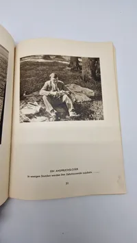 HITLER
wie ihn keiner kennt
100 Bild-Dokumente aus dem Leben des Führers