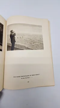 HITLER
wie ihn keiner kennt
100 Bild-Dokumente aus dem Leben des Führers