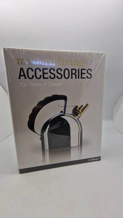 modern living
ACCESSORIES
100 Years of Design - uåbent