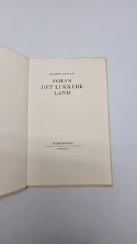 Foran det lukkede land