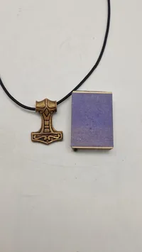 Halskæde med vedhæng af Thors hammer