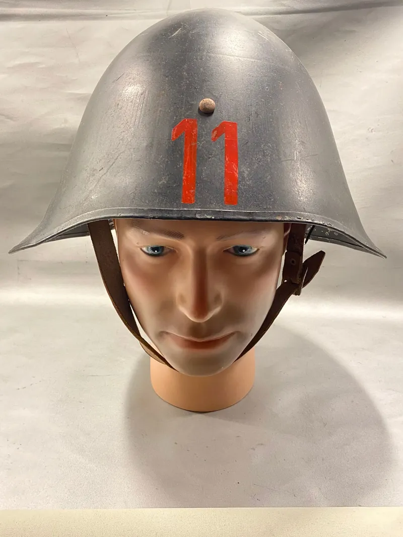Original model 1941 hjelm