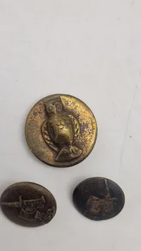 Samling knapper, bl.a. Akademisk Skyttekorps