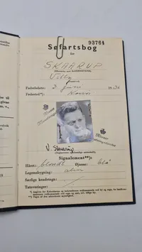 Samling lærebøger fra forsvaret
