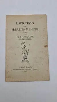 Samling lærebøger fra forsvaret