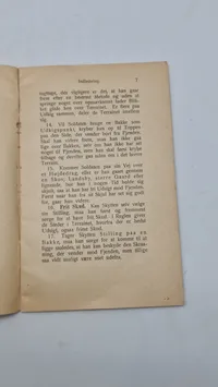 Samling lærebøger fra forsvaret