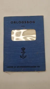 Samling lærebøger fra forsvaret