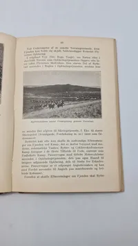 Samling lærebøger fra forsvaret