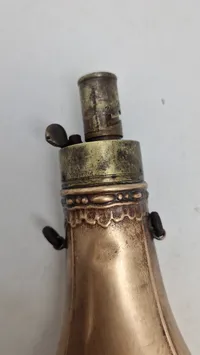 Originalt veludført krudthorn
