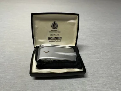 Original velholdt Ronson lighter i æske