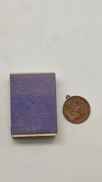 Original erindringsmedalje udstedt i anledning af guldbrylluppet mellem Kong Christian IX og Dronning Louise af Danmark den 26. maj 1892.