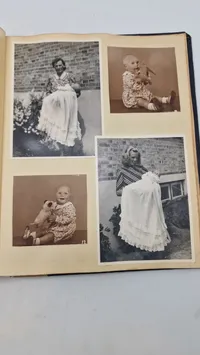 Sjældent privat foto album fra CBU mand med foto af mord, sabotage mm