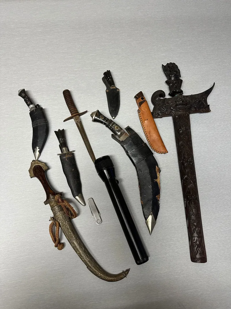 Samling diverse blankvåben