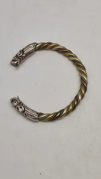 Ægte armbånd fra Napal se beskrivelse
