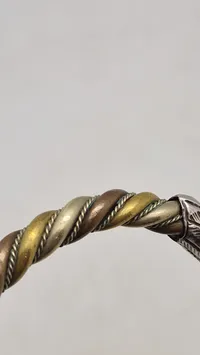 Ægte armbånd fra Napal se beskrivelse