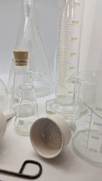 Samling Laboratorie kolber mm SKAL HENTES I VORDINGBORG